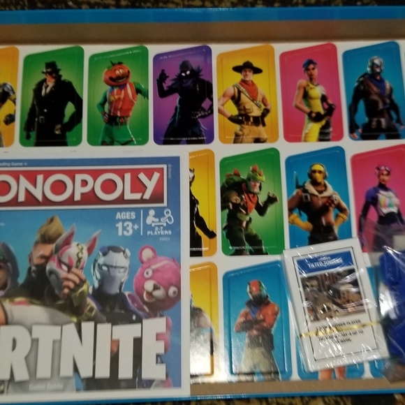 Fortnite edition Monopoly Board Game | 2-7 Players - Picture 2 of 4